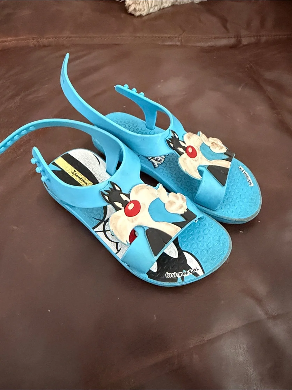 Vintage Looney Tunes Sylvester Blue Kids Sandals size 8